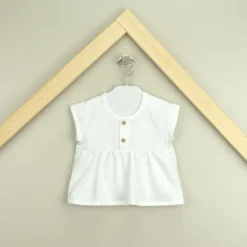 Babidu uitlopend T-shirt met knoopjes