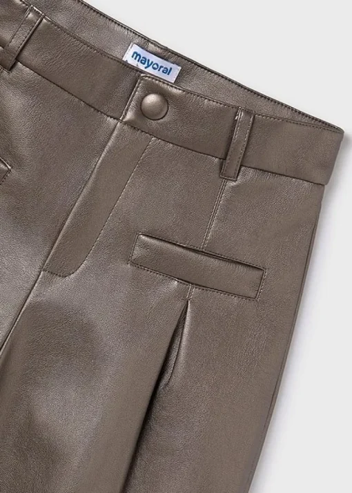 Mayoral leather look short