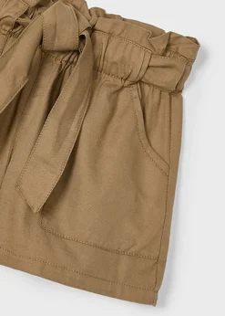 Mayoral short met strikcentuur